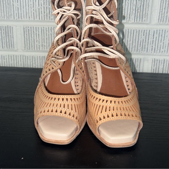 🆕JEFFREY CAMPBELL Rodillo Laser-cut Wedge Sandal - Picture 6 of 8